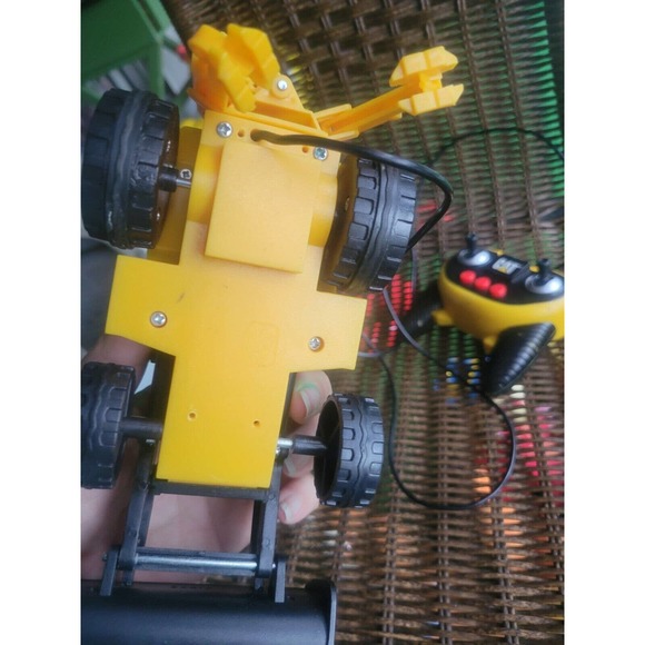 Toy State Caterpillar Remote Control Backhoe - Picture 5 of 9